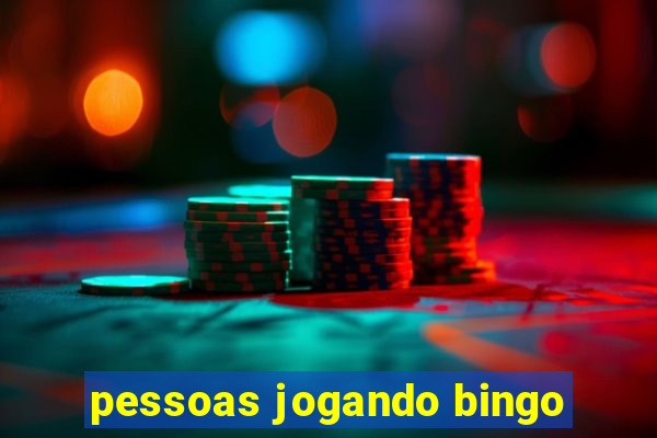 pessoas jogando bingo